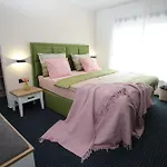 Elegant Punta Sol With Hot Tube, Walk To Sea And Center Villa