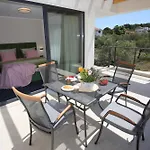 Villa Elegant Punta Sol With Hot Tube, Walk To Sea And Center