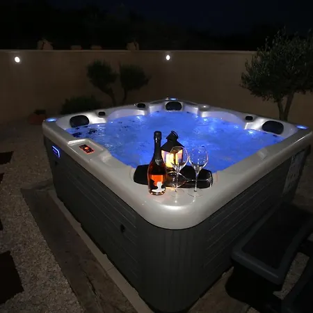 Arm Dalmatia Villa Jezera