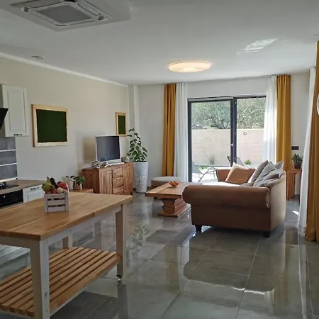 Arm Dalmatia Villa