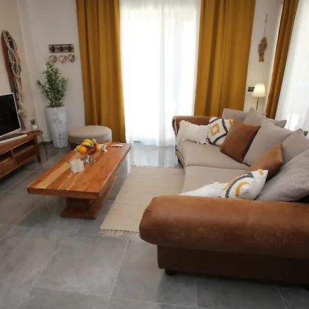 Villa Elegant Punta Sol With Hot Tube, Walk To Sea And Center *