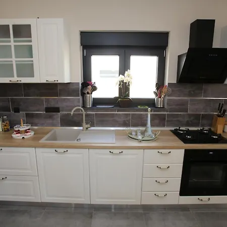 Villa Elegant Punta Sol With Hot Tube, Walk To Sea And Center