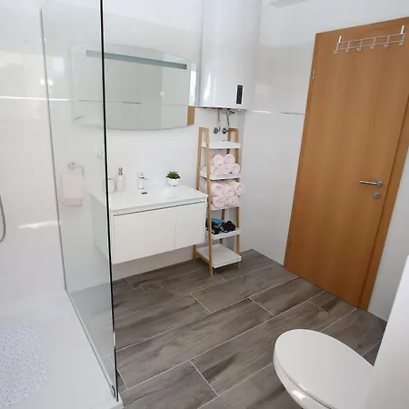 Elegant Punta Sol With Hot Tube, Walk To Sea And Center Villa *