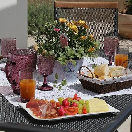 Elegant Punta Sol With Hot Tube, Walk To Sea And Center Villa Jezera