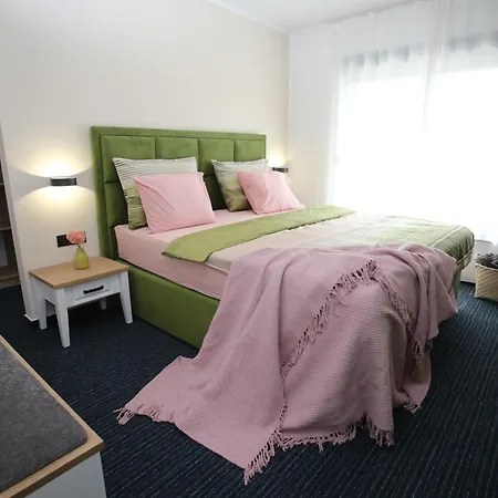 Elegant Punta Sol With Hot Tube, Walk To Sea And Center Villa