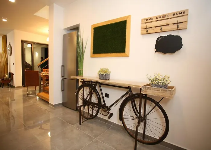 Arm Dalmatia Villa Jezera