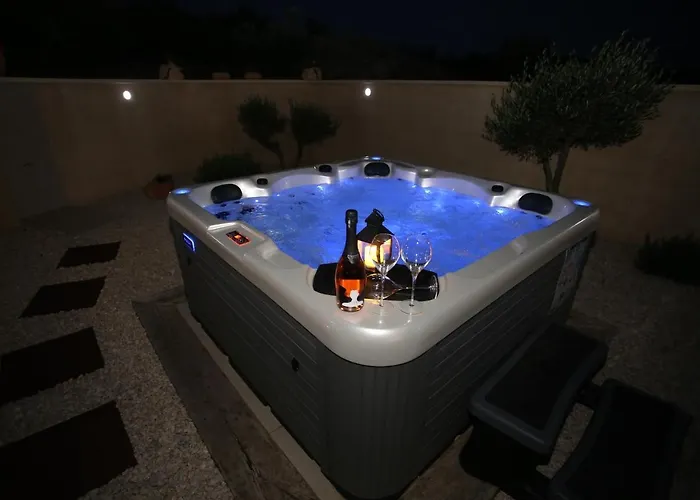 Arm Dalmatia Villa Jezera