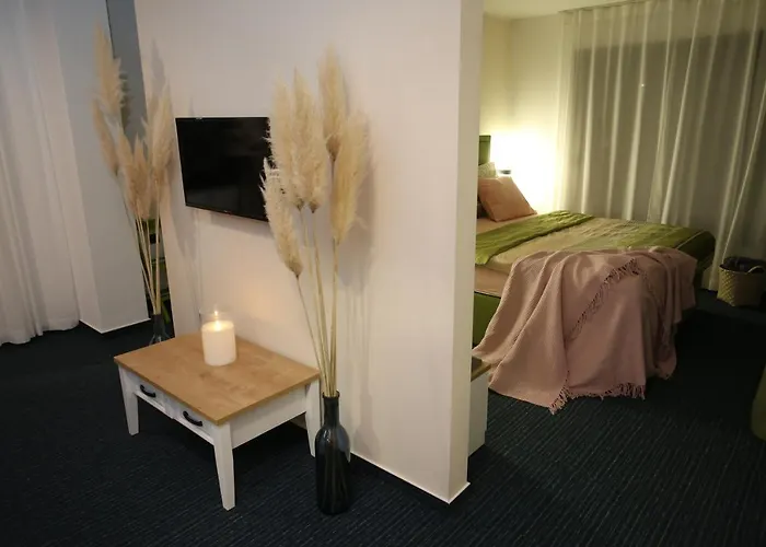 Arm Dalmatia * Jezera