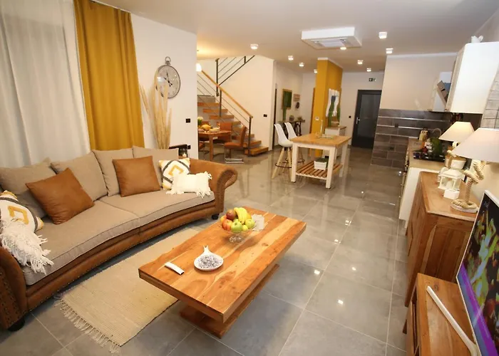 Arm Dalmatia * Jezera