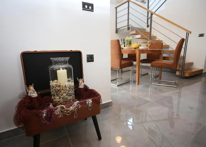Elegant Punta Sol With Hot Tube, Walk To Sea And Center