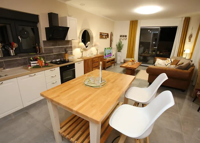 Elegant Punta Sol With Hot Tube, Walk To Sea And Center Villa *