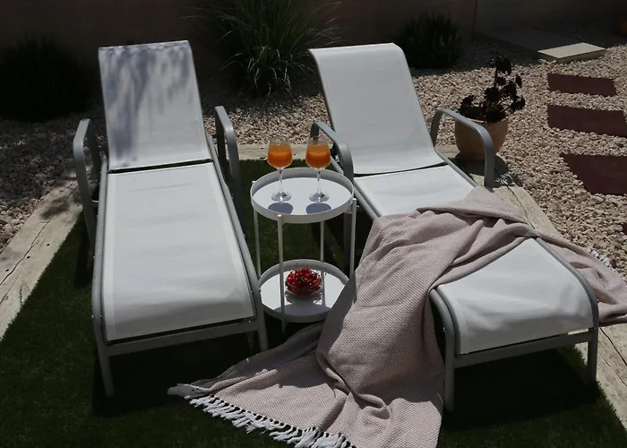 Elegant Punta Sol With Hot Tube, Walk To Sea And Center Villa